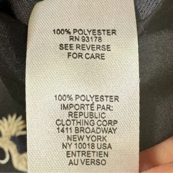 T Tahari Crane Print Black Ruffle Short Sleeve Blouse Small - Picture 7 of 8